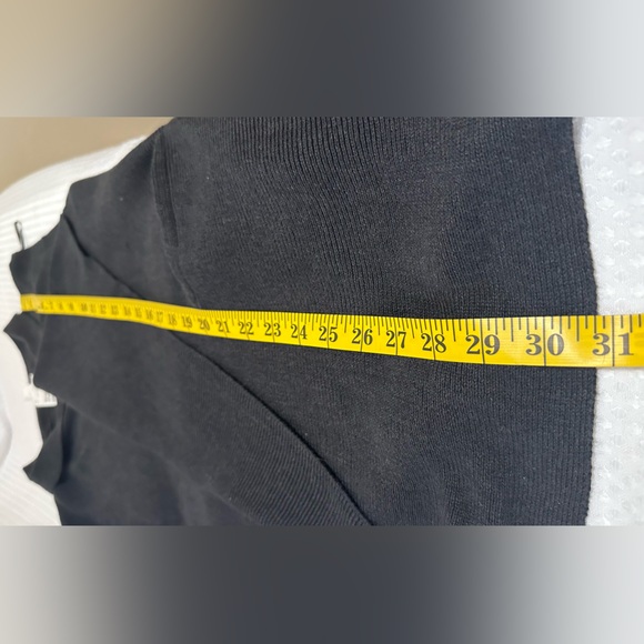 NWT- H&M Women’s Black oversize sleeveless Sweater Vest- Size M/L - Picture 6 of 7